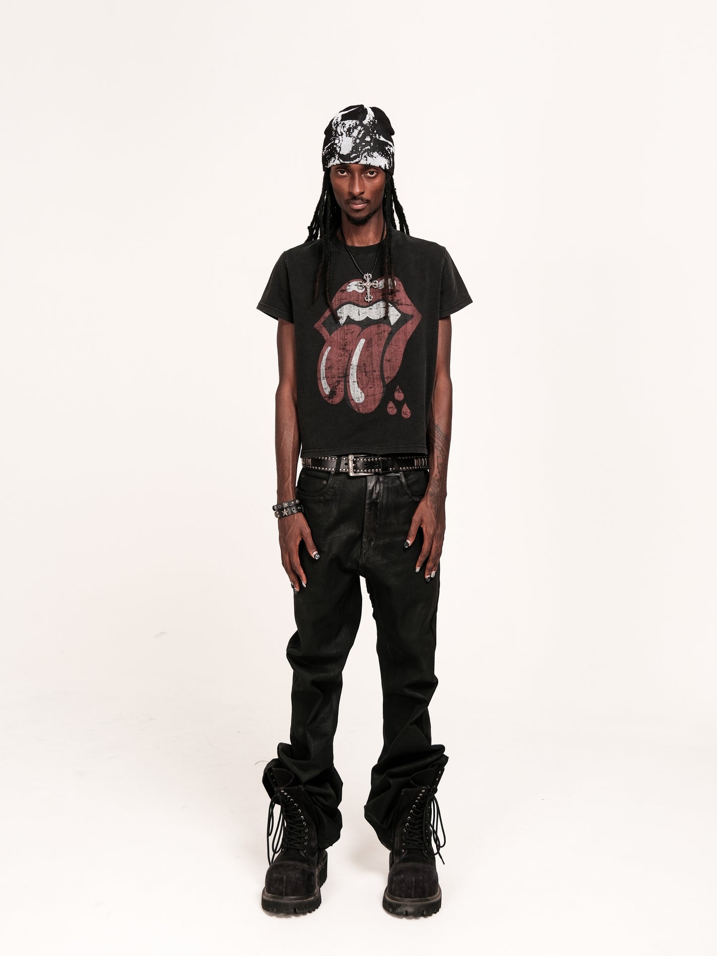 Tongue Spoof Distressed Short Sleeve T-shirt