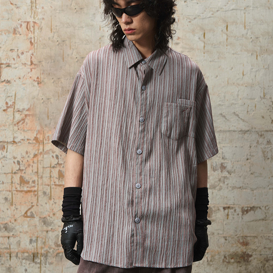 "commuting" pleated short-sleeved shirt