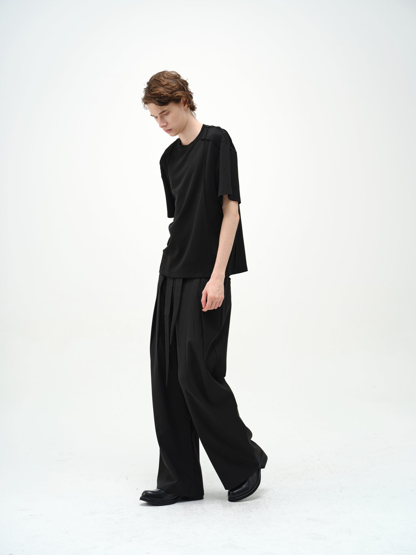 Sword-shaped trousers