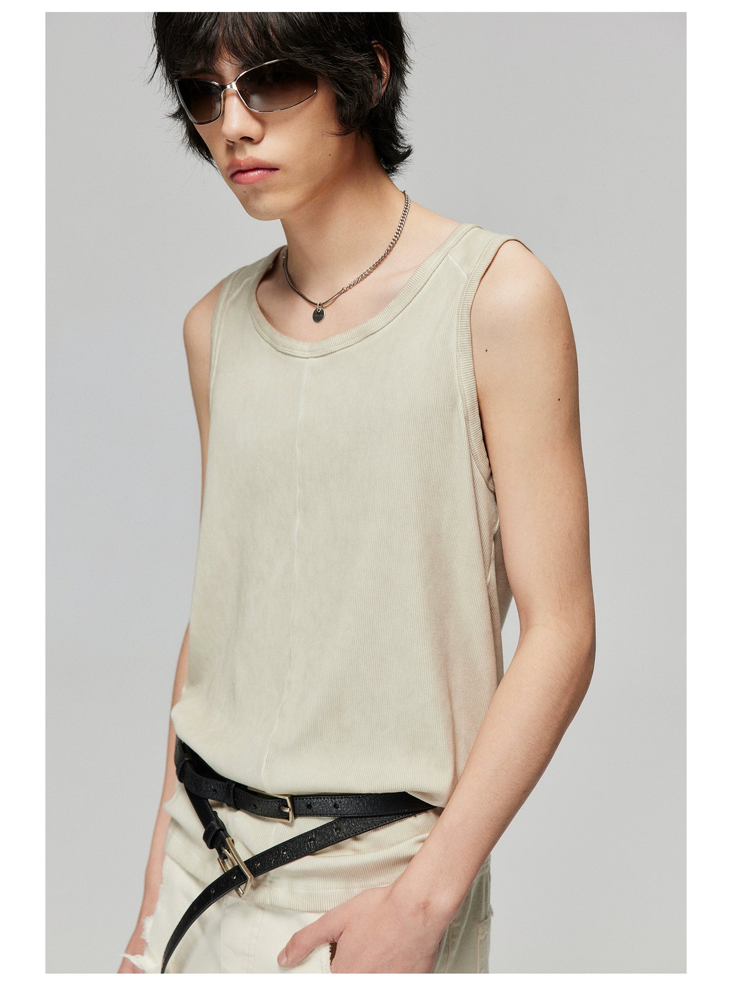 Rib-dye distressed crewneck vest