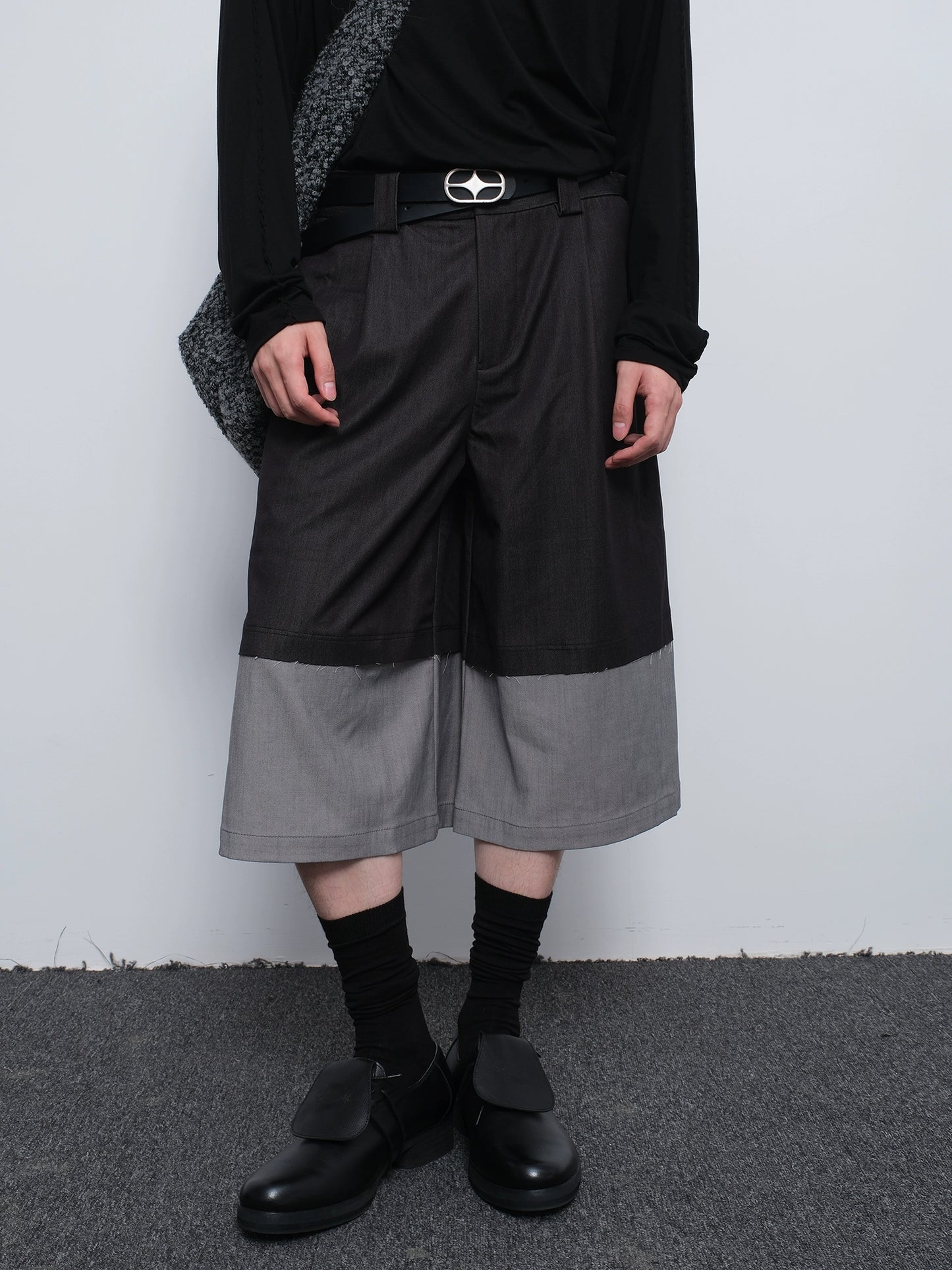 Panelled Loose Cropped Pants