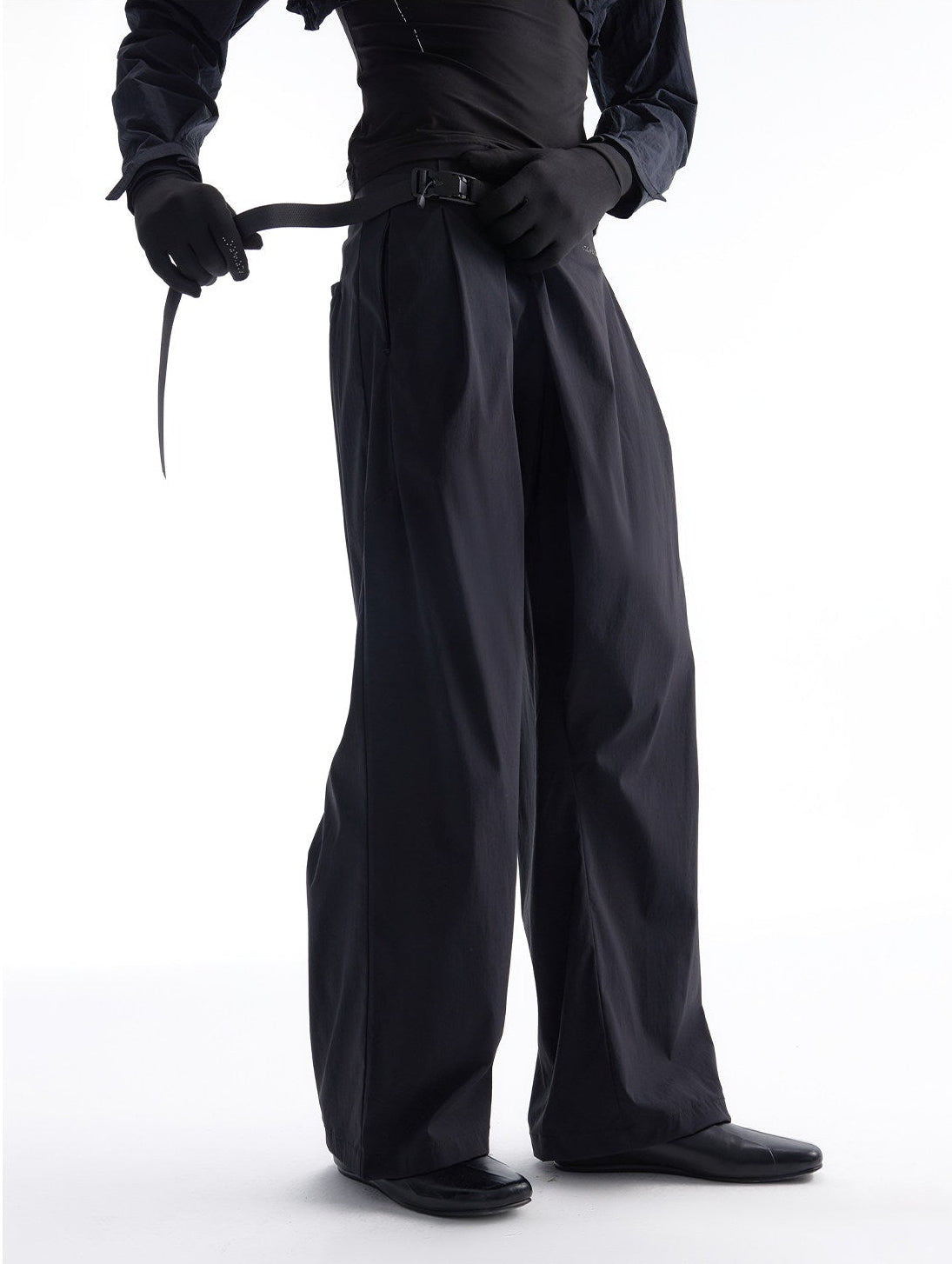 Buckle nylon trousers
