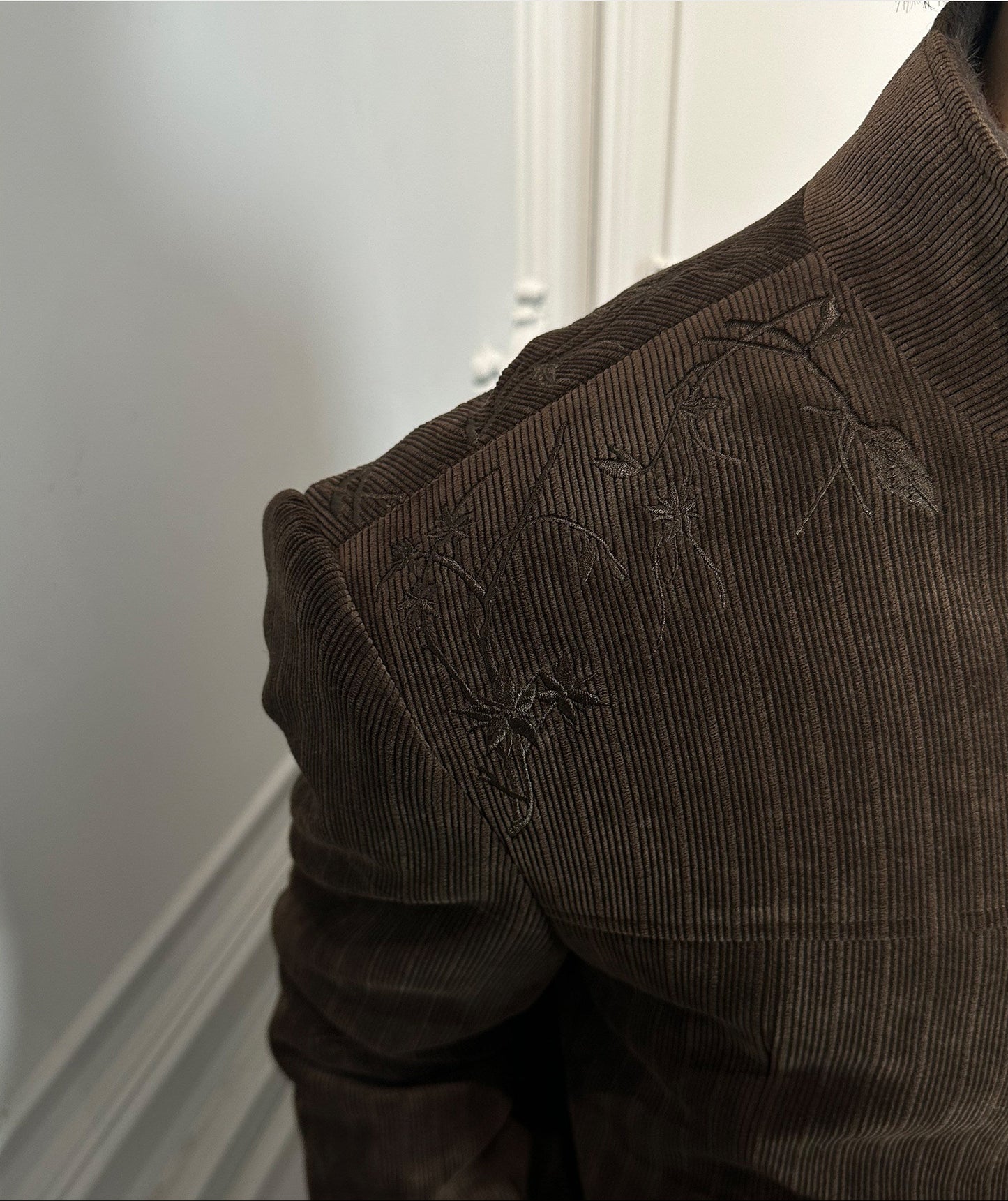 "Po Jing" 3D embroidered corduroy strap jacket
