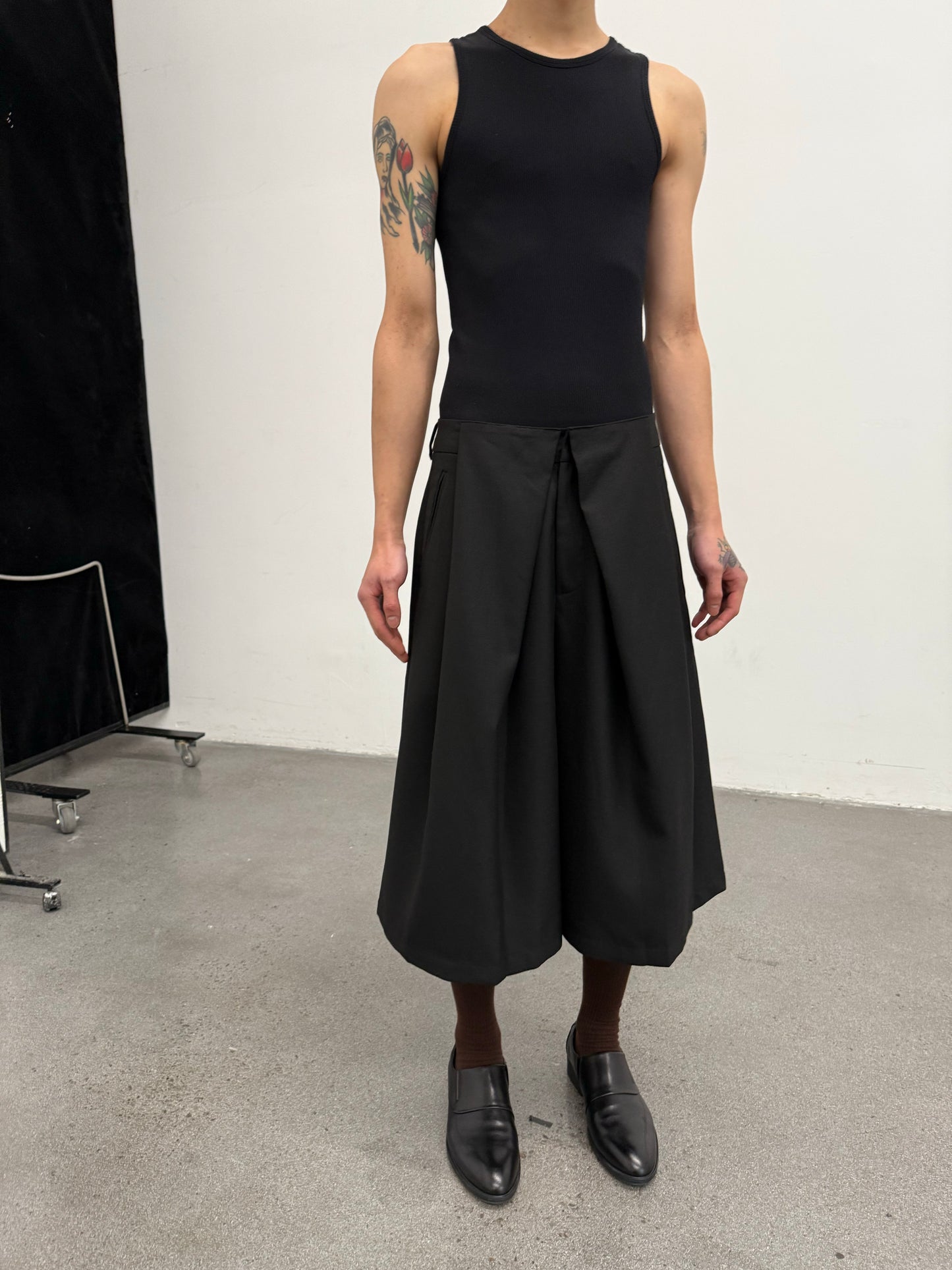 Cropped Double Pleats Shorts K08