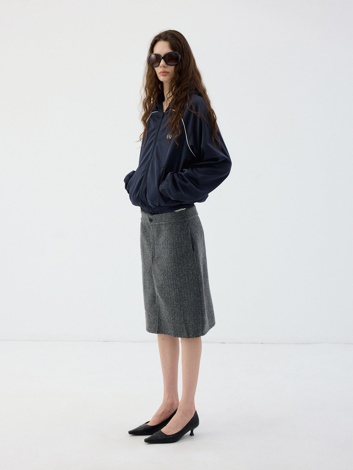 Hooded zip-up sports jacket