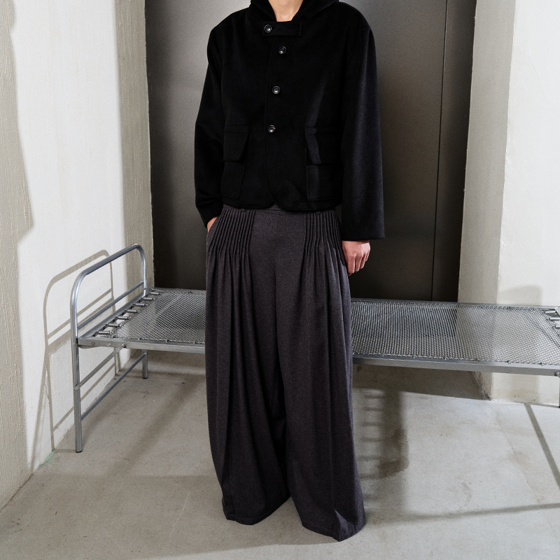 Double belt pleated wool trousers