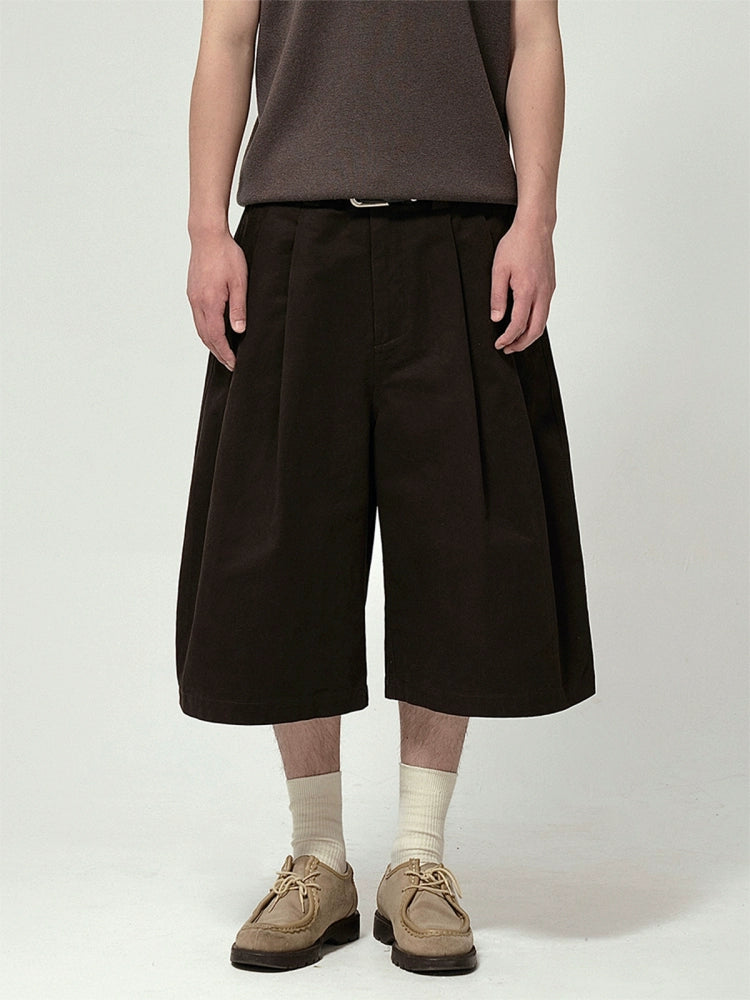 Double pleats cropped shorts