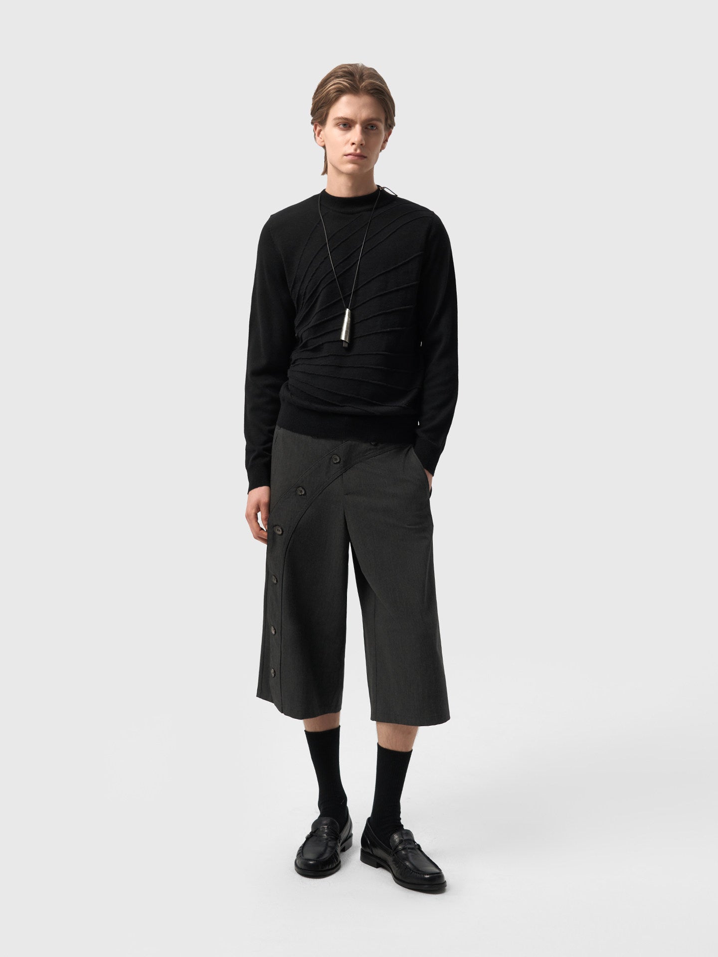 Slanted button 3D Cut Suit Shorts