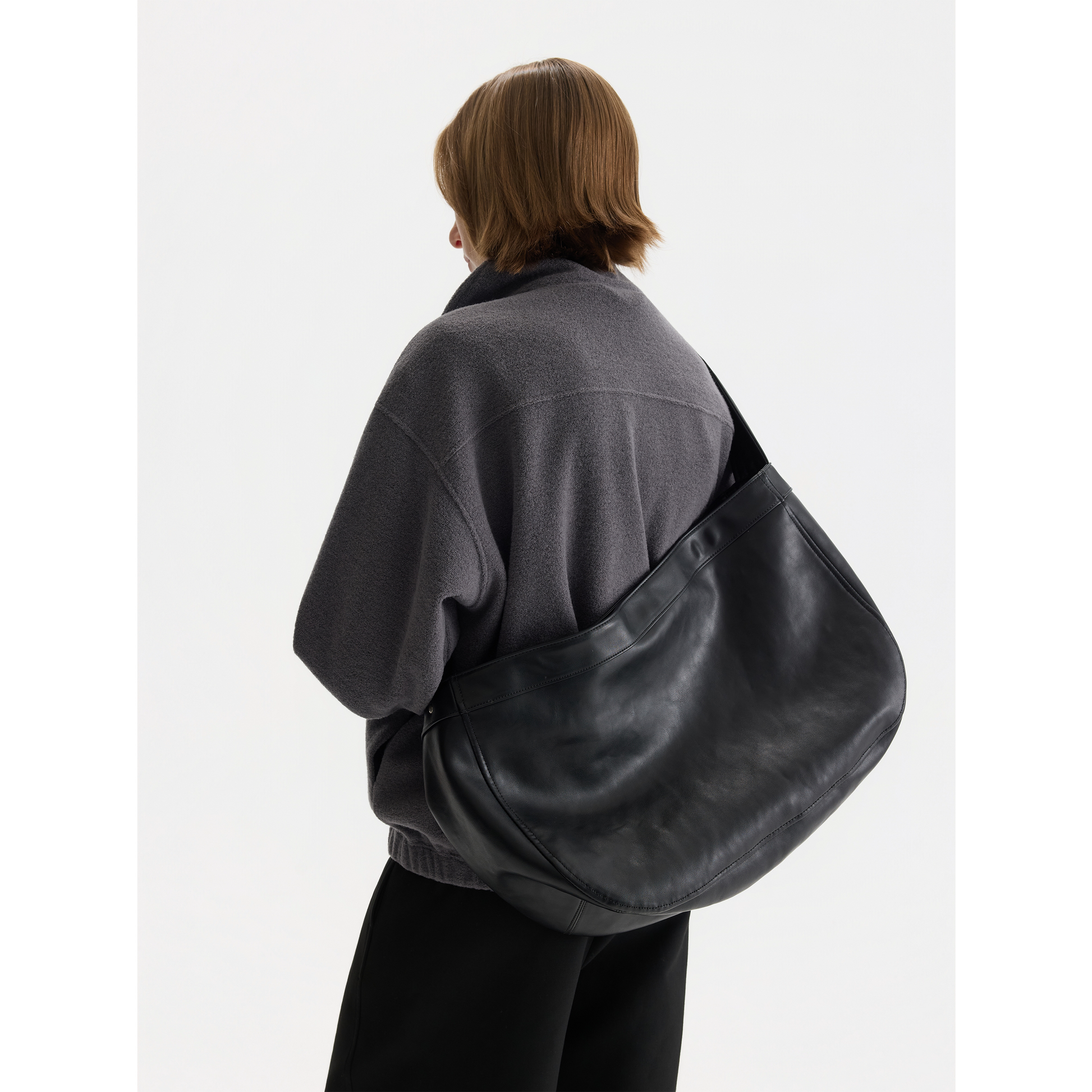 PURE2 LEATHER NEWSPAPER BAG