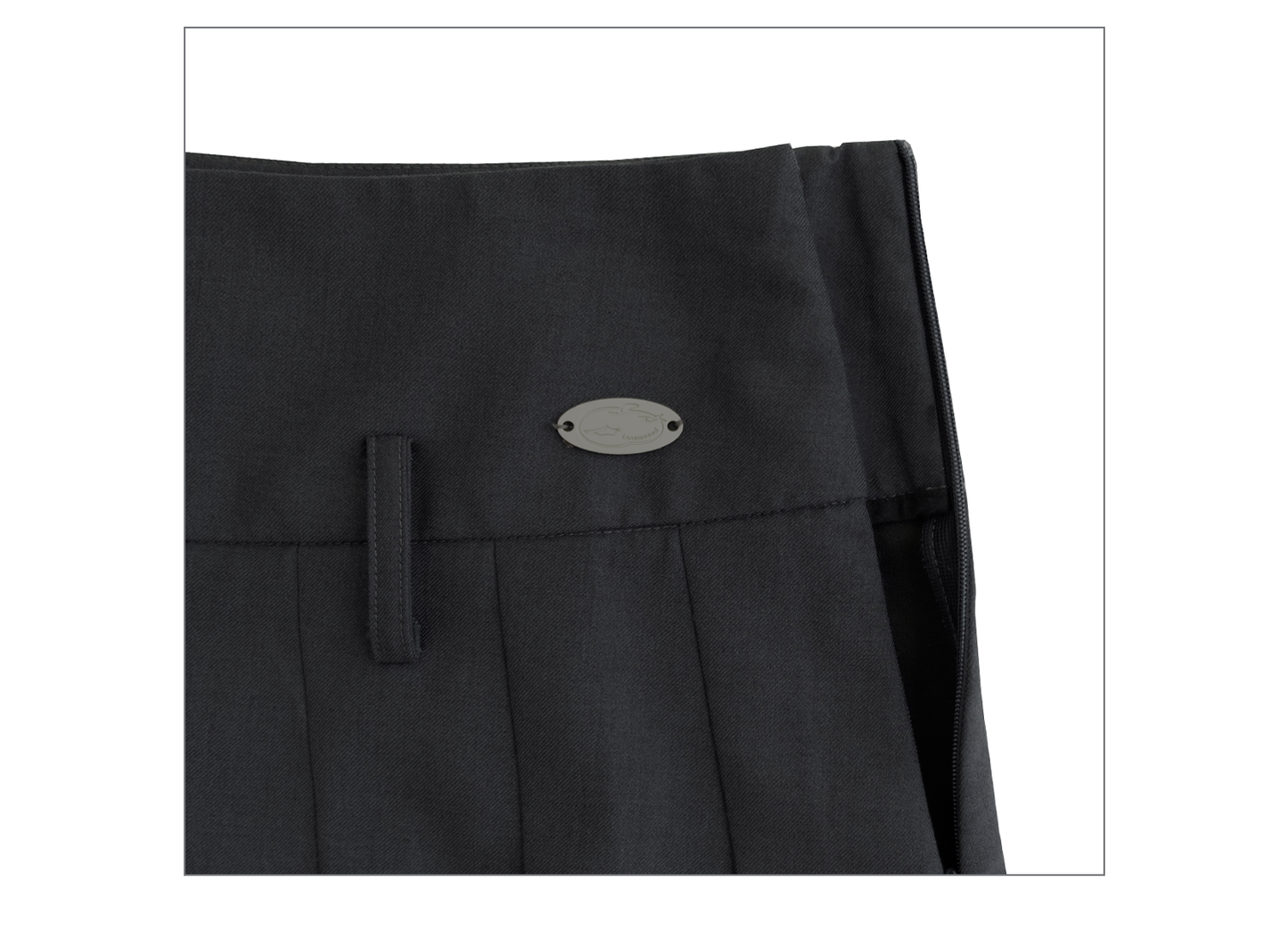 Pleated skirt