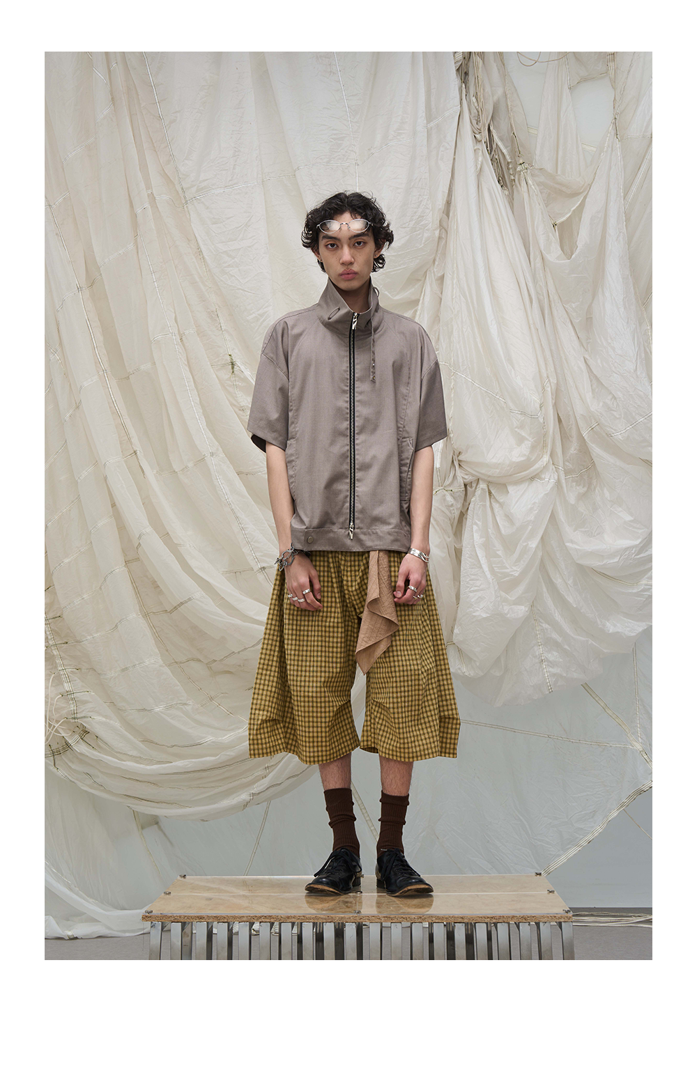 Stand Collar Zip Up Short Sleeve Shirt