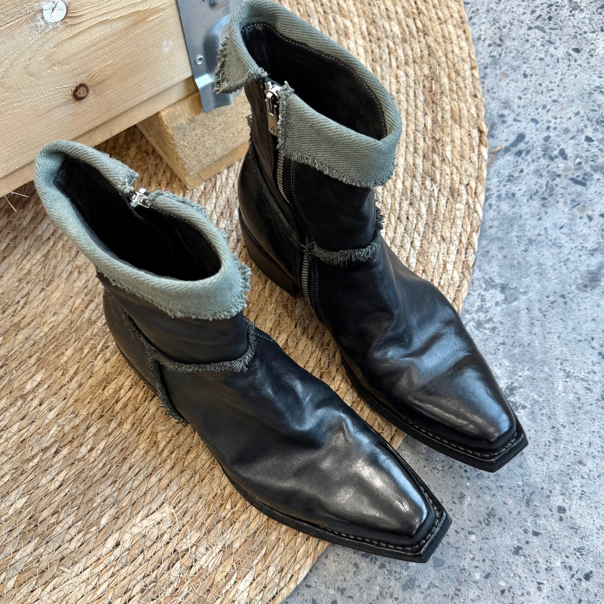 Pointed toe Goodyear Chelsea boots 3.0