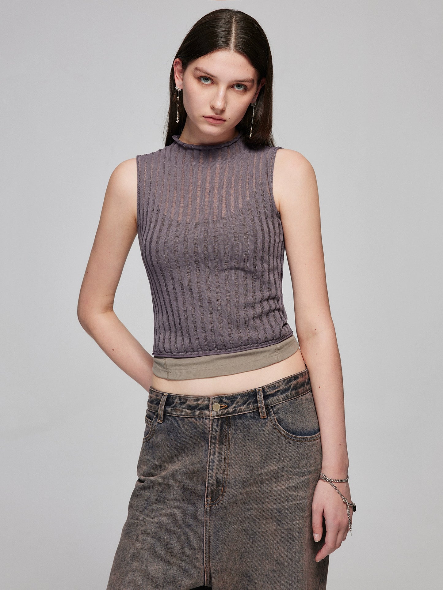 Rolled-edge knit vest