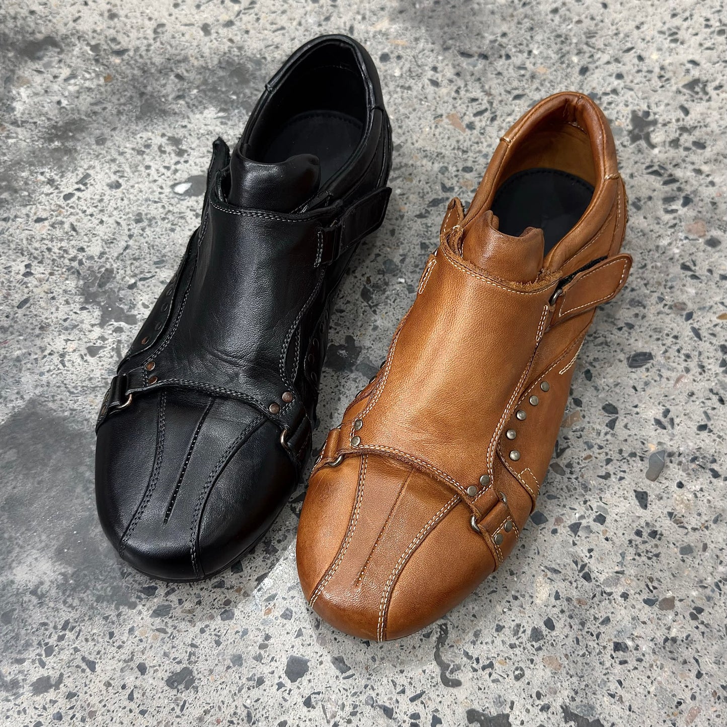 Washed rivet motorcycle shoes