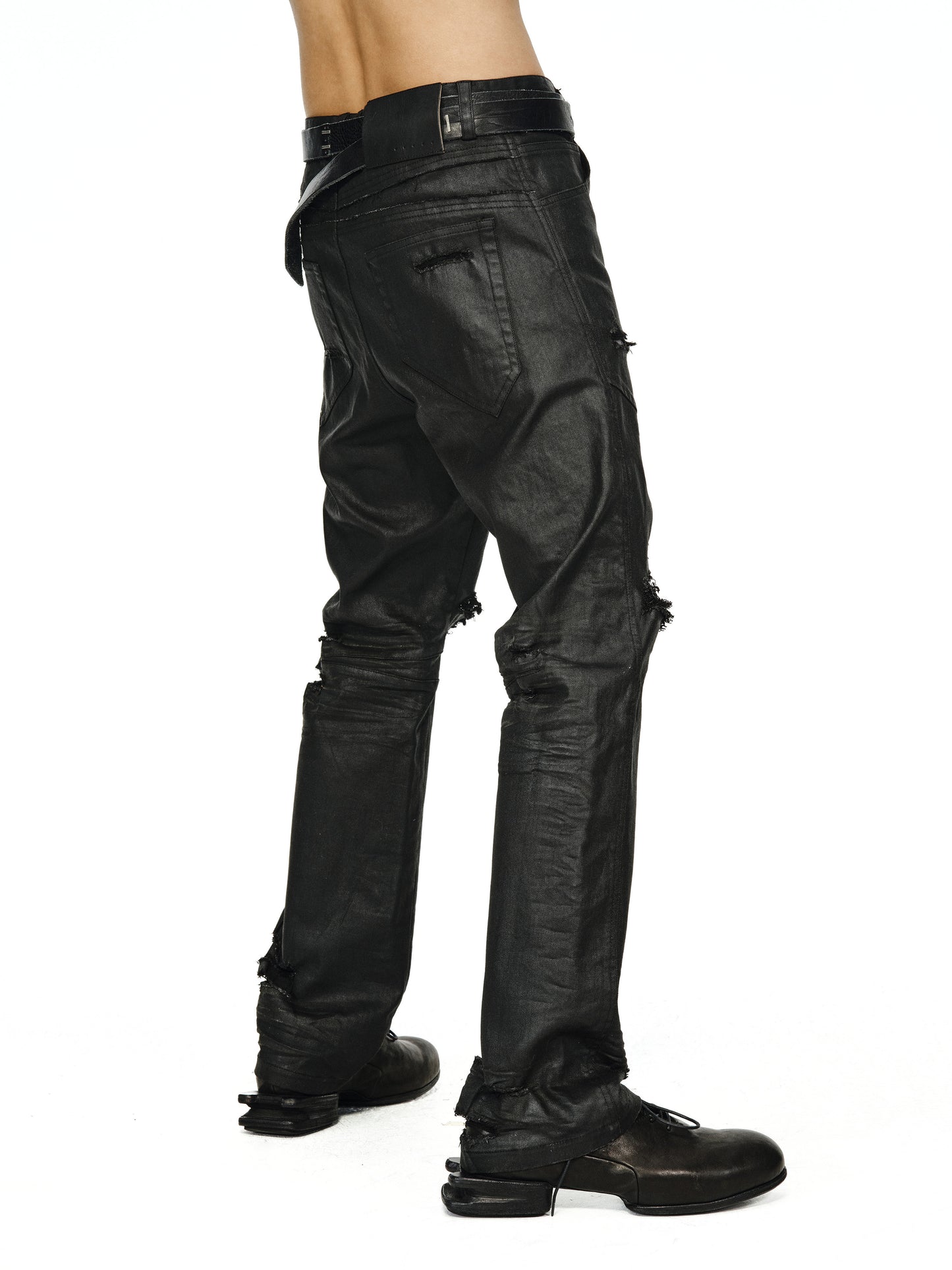 HEAVY RIPPED & ERODED KNEE STRAIGHT-LEG JEANS