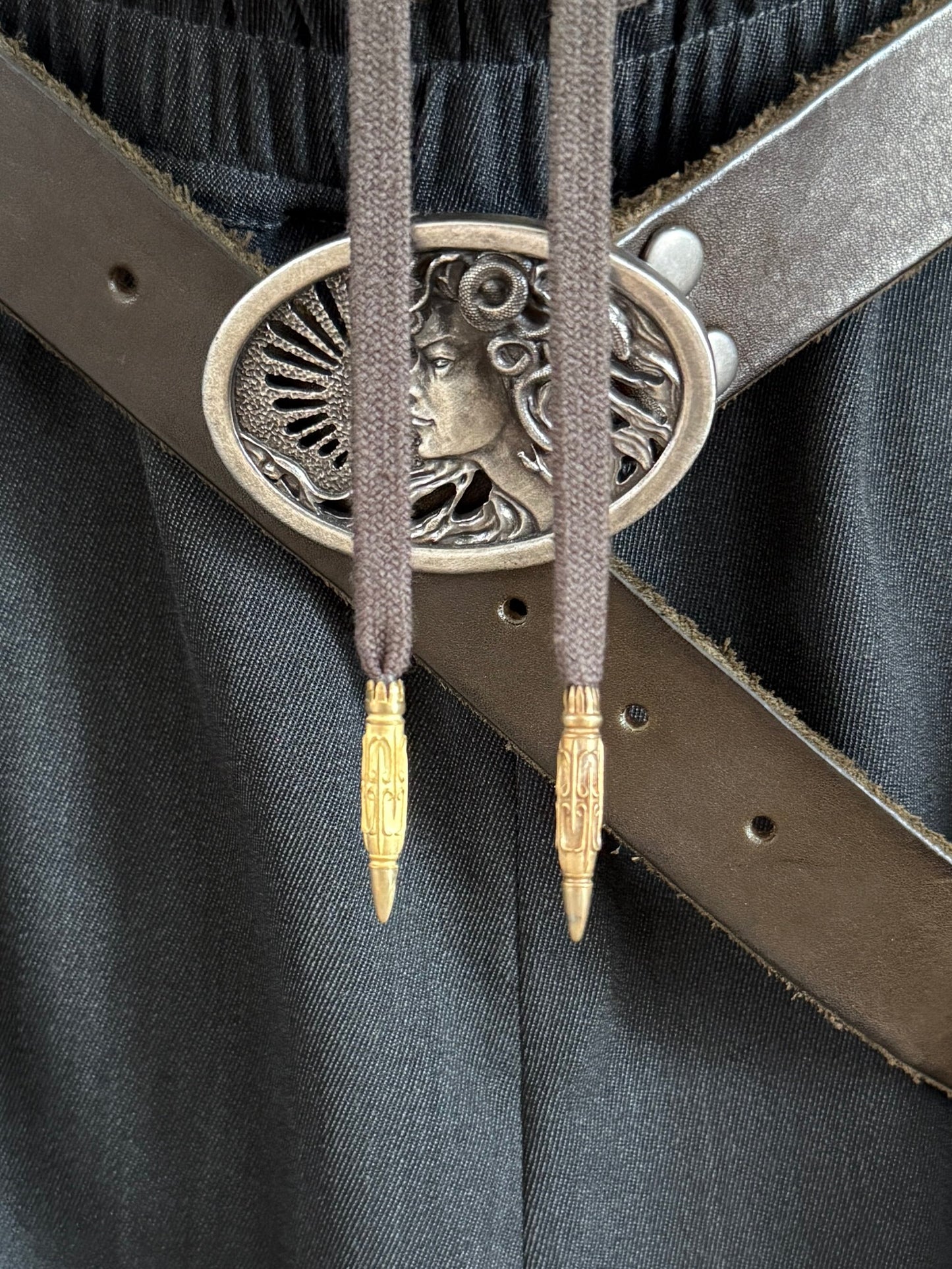 Six-point dress pants