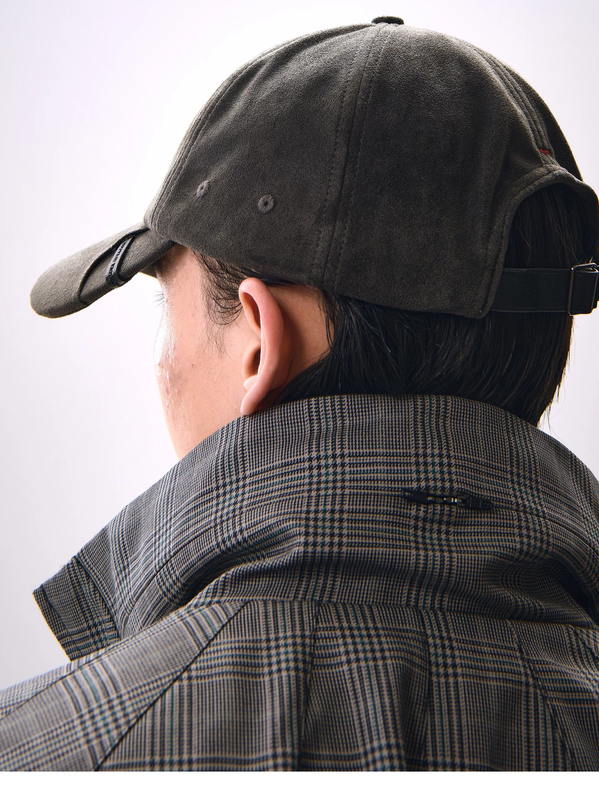 NOUVEAU PROJECT Suede Plush Duckbill Cap