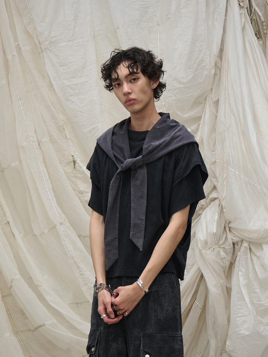 Scarf docking short sleeve T-shirt
