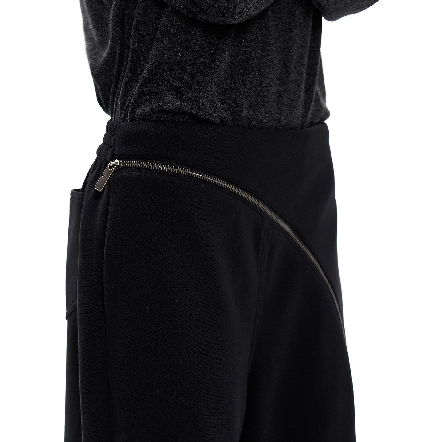 Curved Chain Knitted Sweatpants