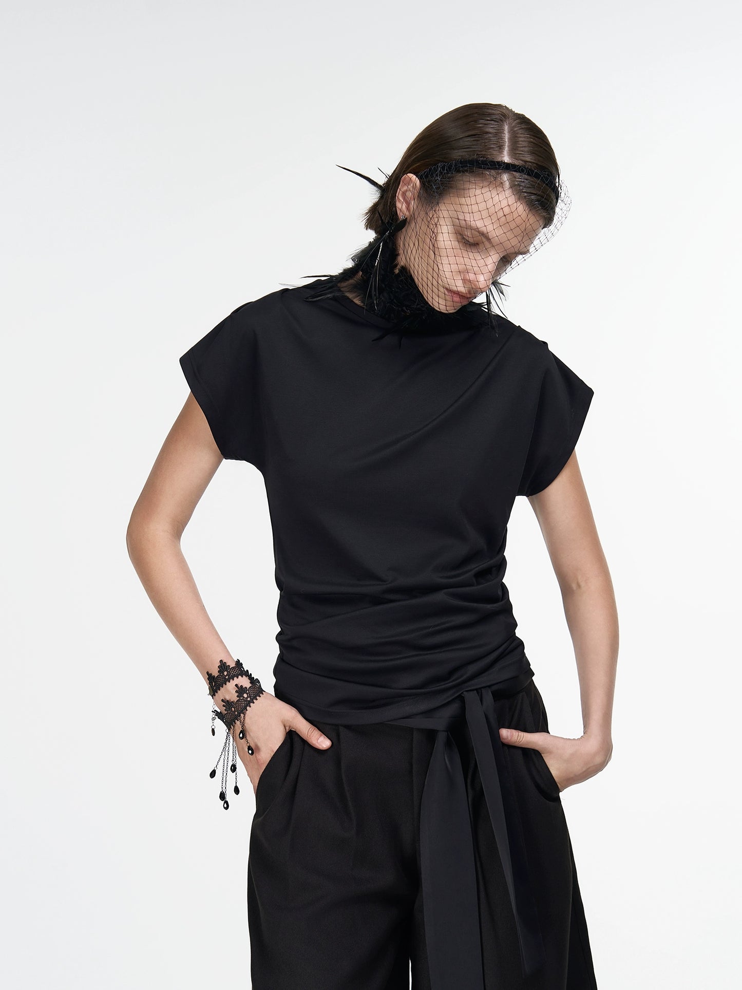 Slim Shoulder Black Dark Sleeves