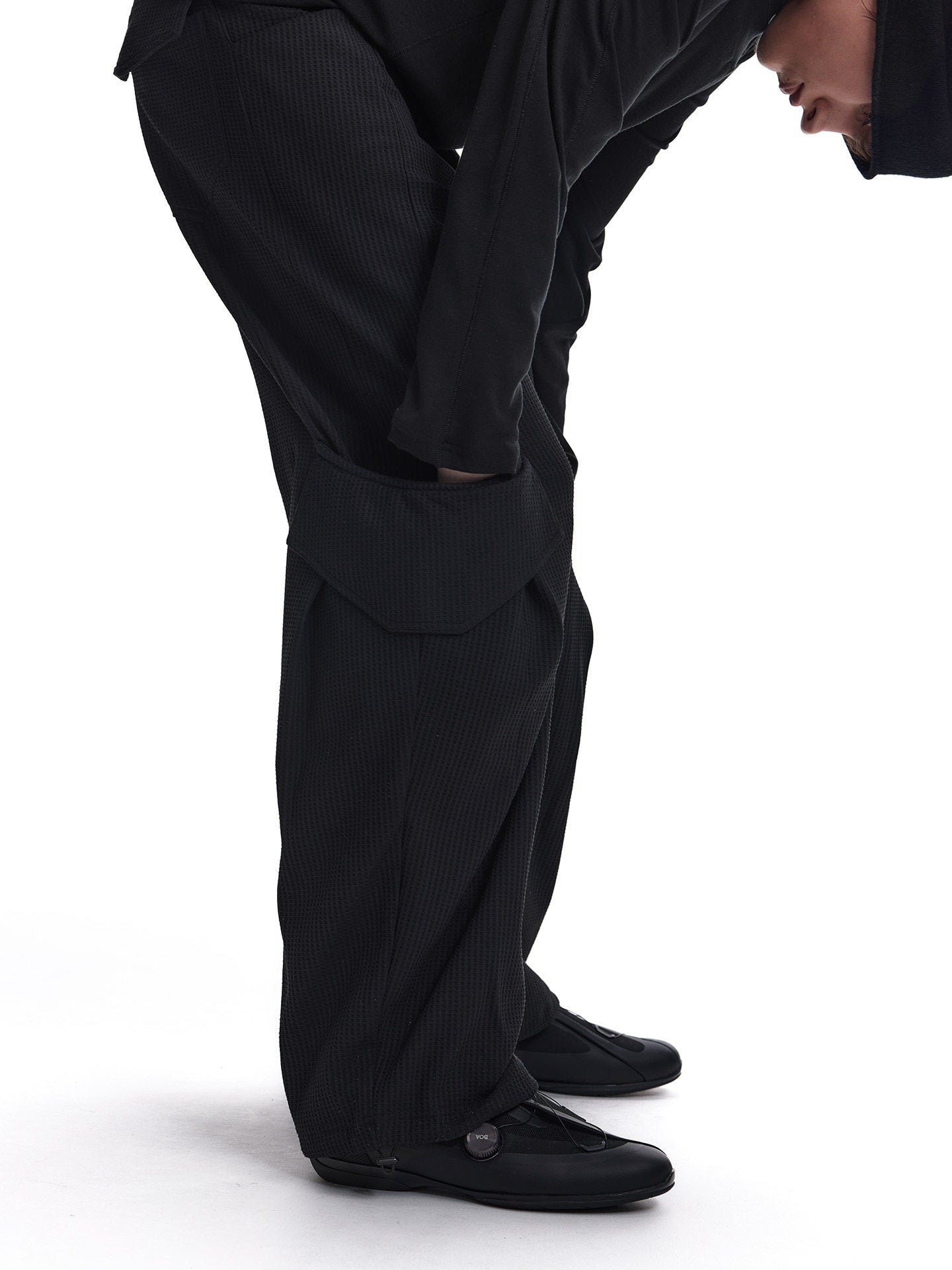 Waffle texture pocket pleated pants