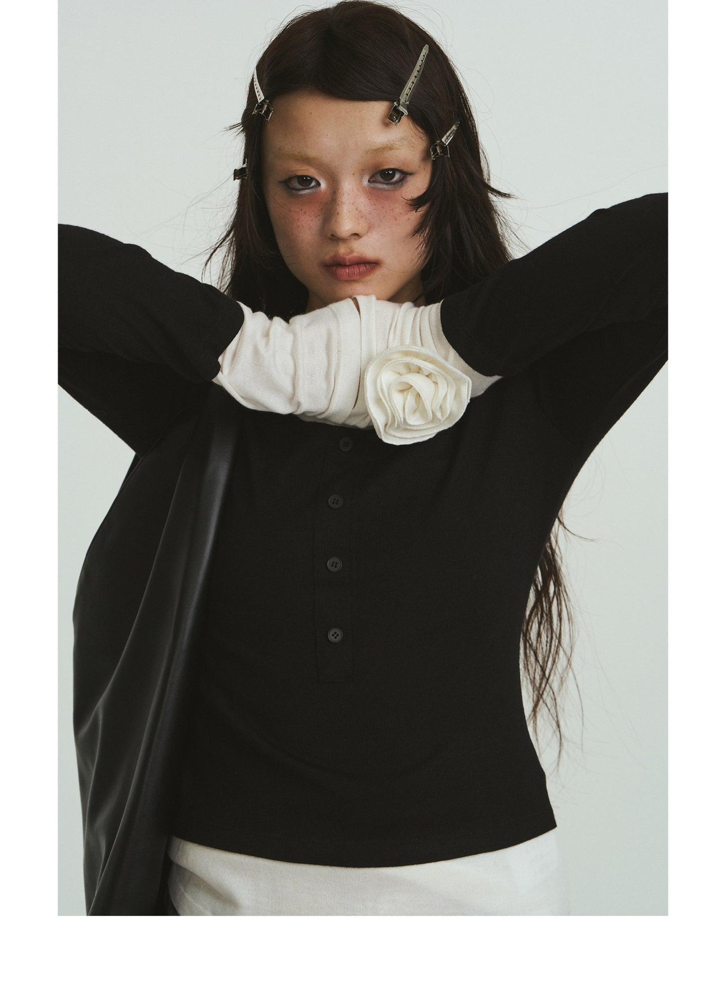 Rose cuff fake layered T-shirts