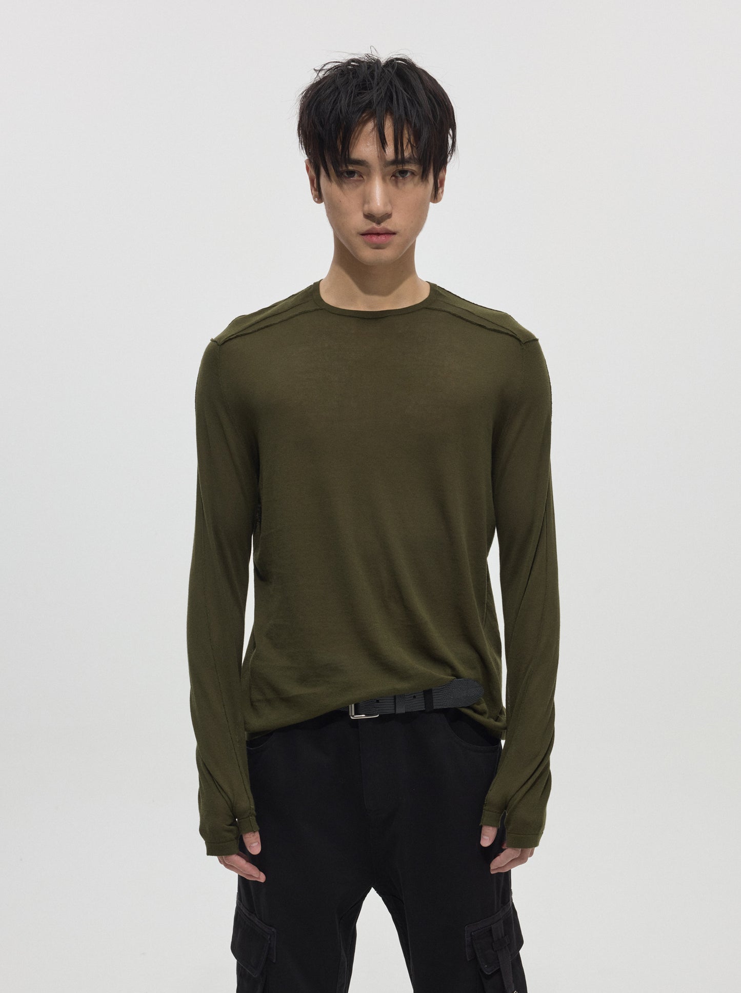 Cotton thumb hole long-sleeved shirt
