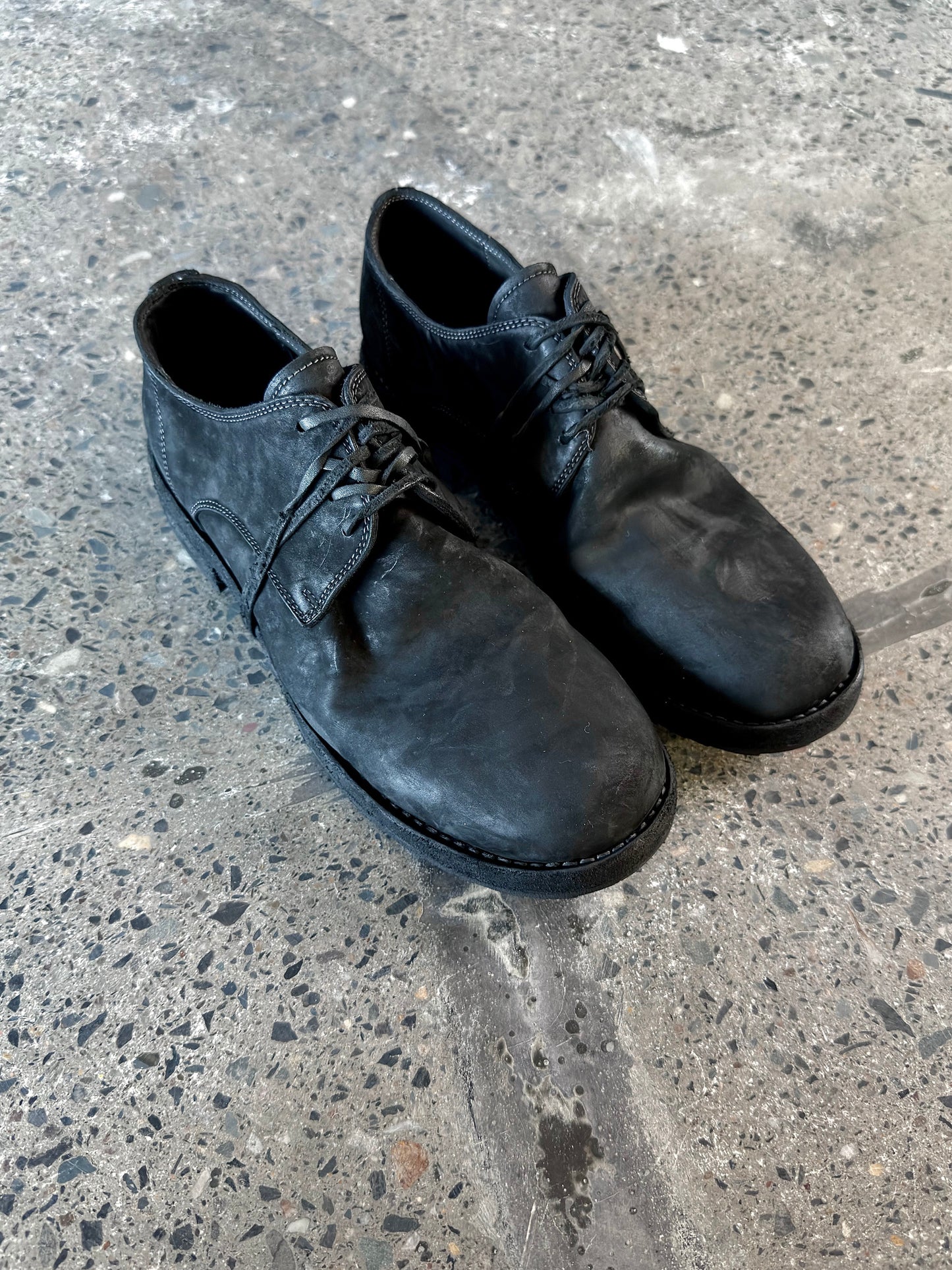 Washed distressed  Derby leather shoes