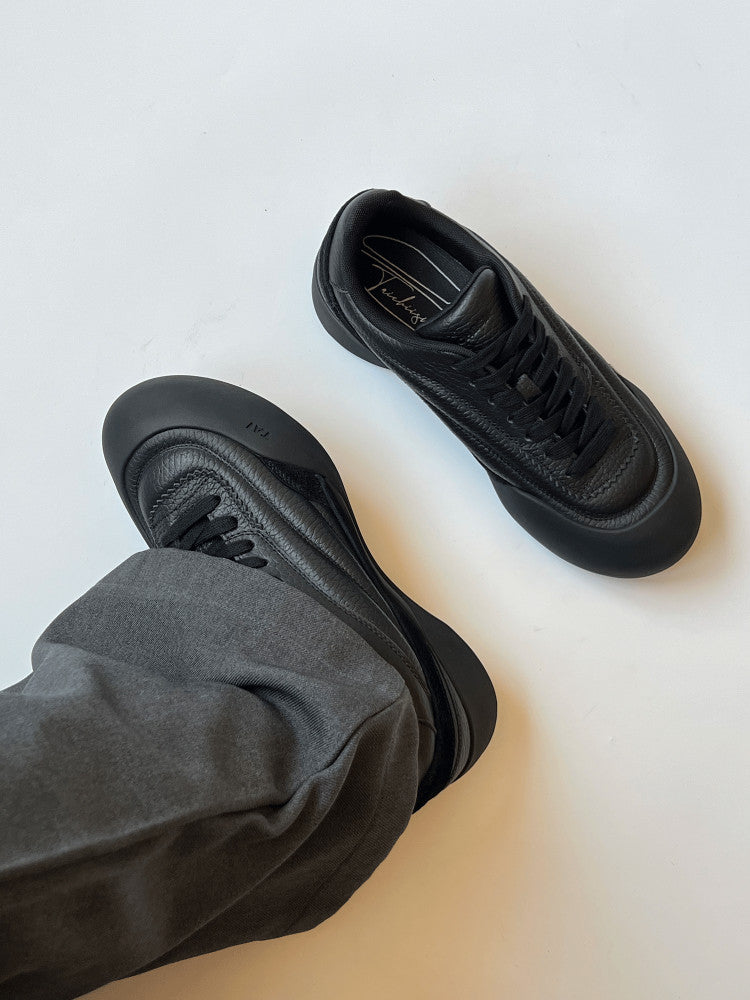 Cowhide Curve Stray Shoes