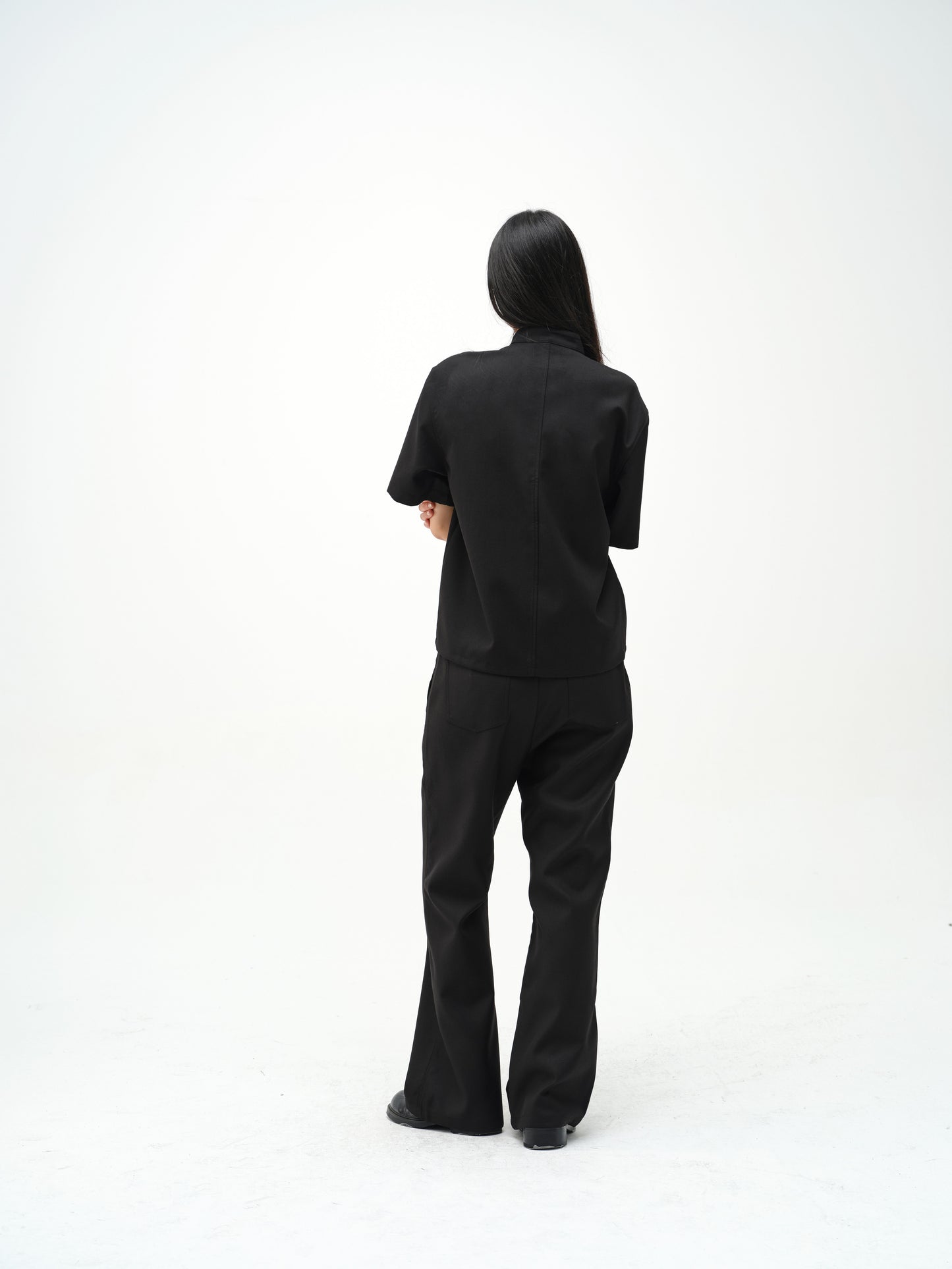 Double placket shaped short sleeve shirt