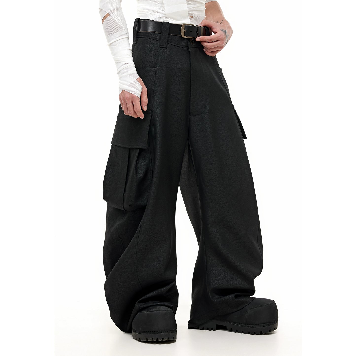 Large Pocket Draped Trouser