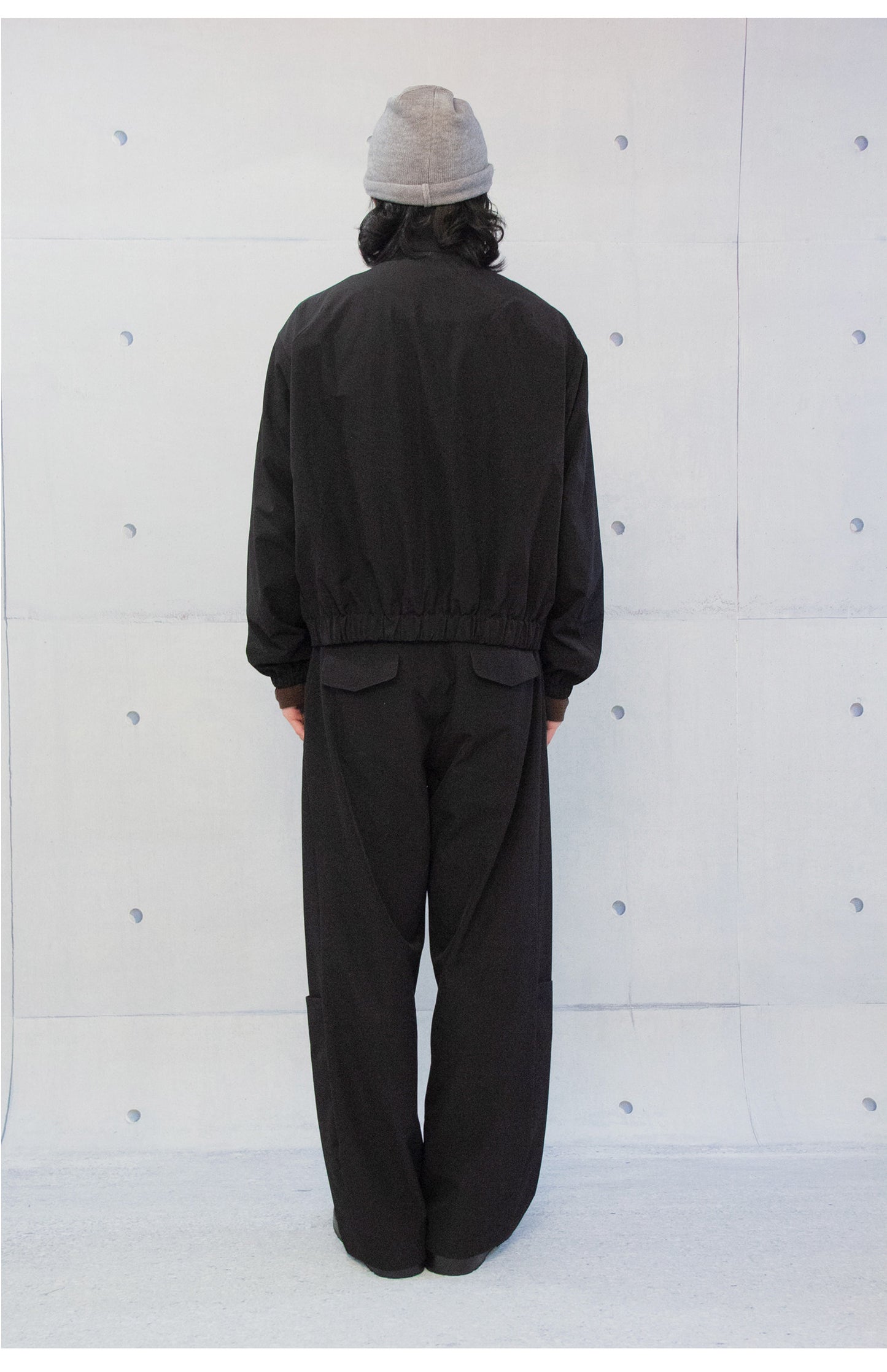 Split-cut patch pockets straight-leg trousers