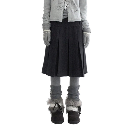 Mid-length versatile skirt