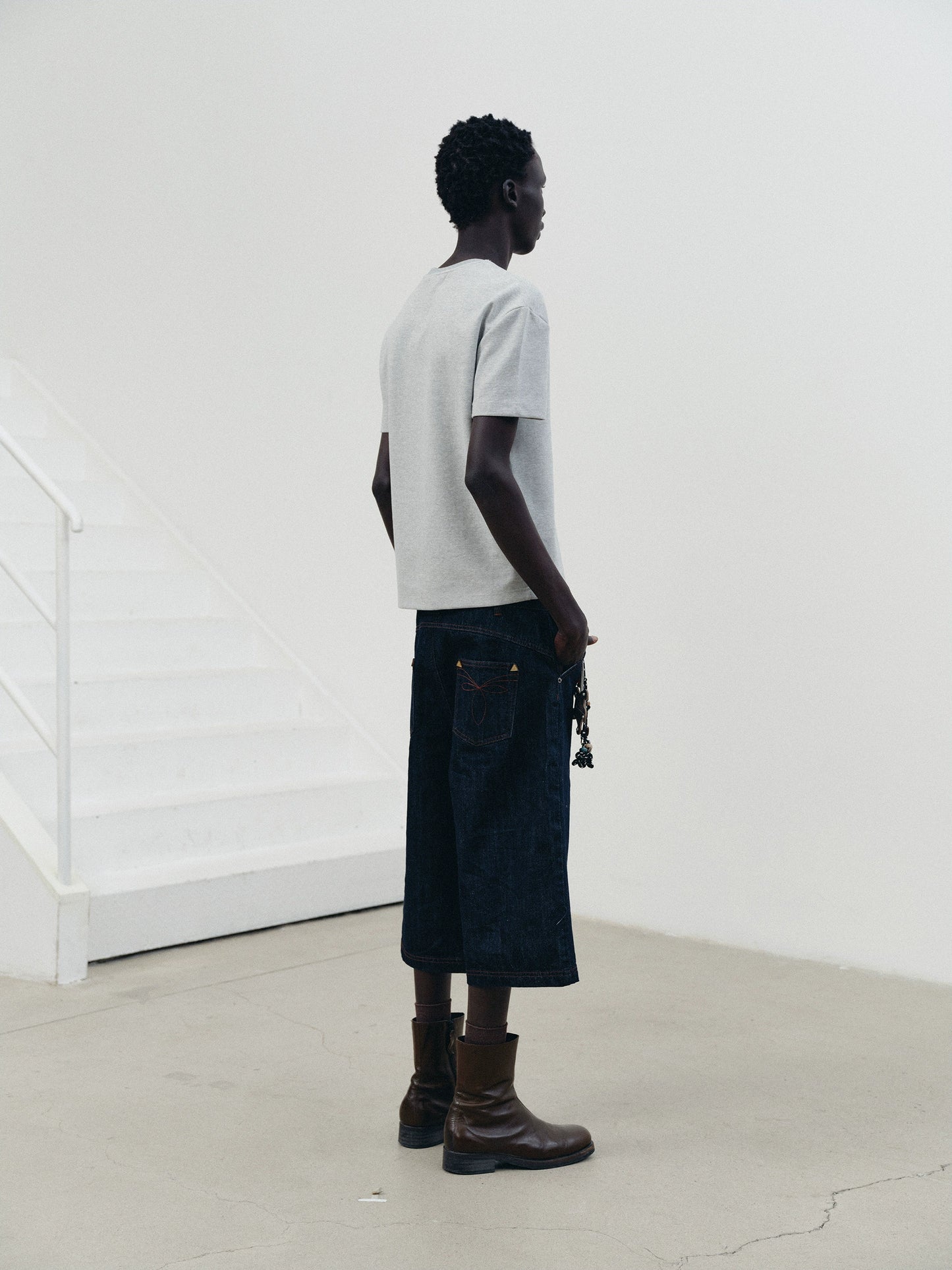 Jewel Belt Cow Straight-leg Jorts